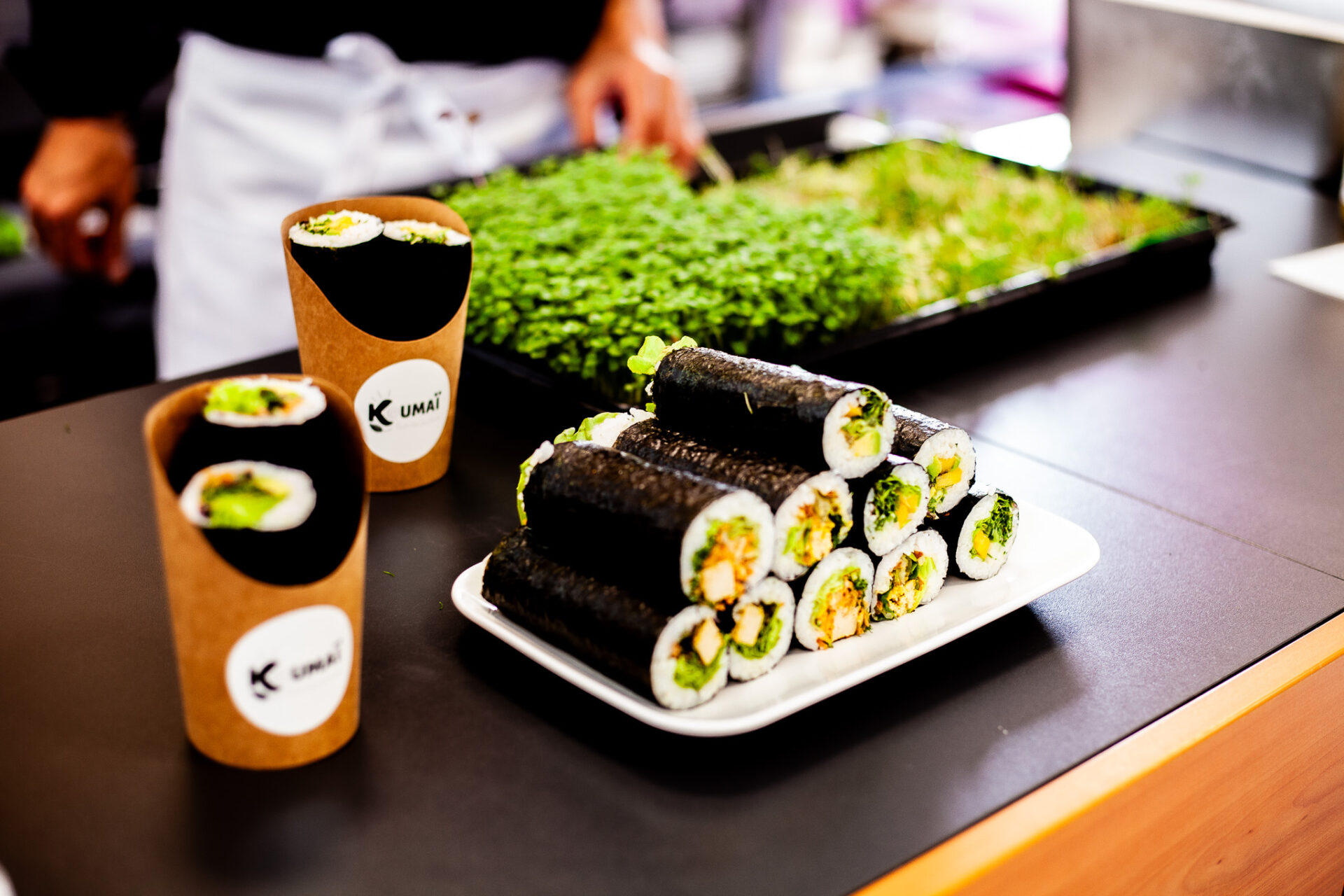 Makis et micropousses en cuisine