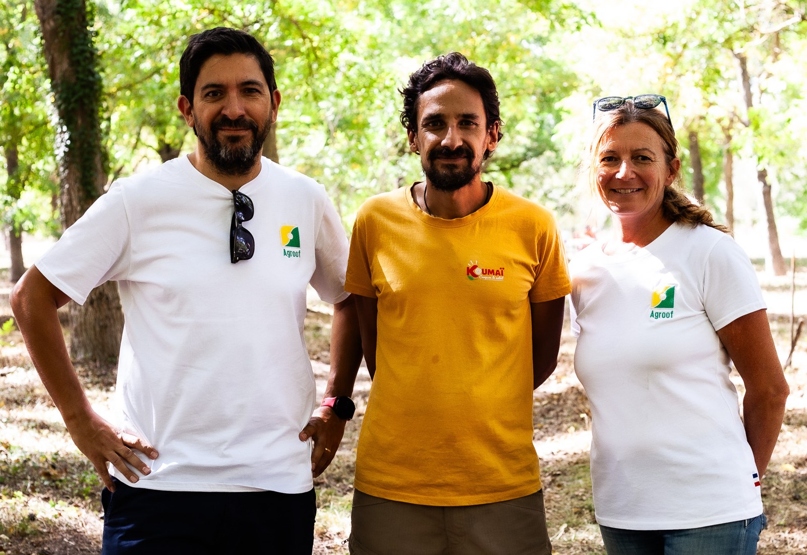 Patrick Vibert, au centre en tee-shirt jaune Koumaï, avec l’équipe Agroof aux Terres de Roumassouze